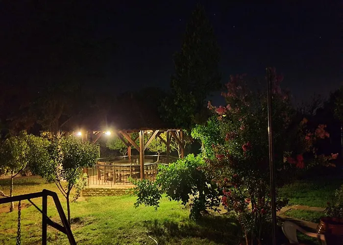 בית נופש Summer Vacation *